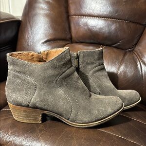 Lucky Brand Gray Ankle Booties with Suede Texture